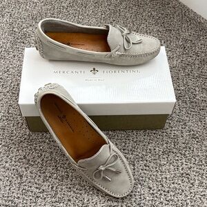 Mercanti Fiorentini Gray Suede Loafers with Bow
